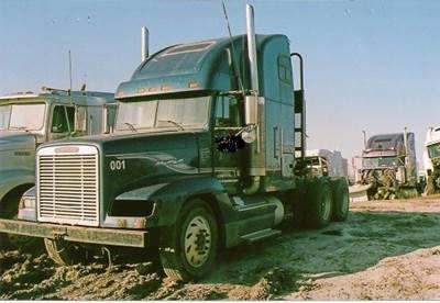 Freightliner FLD120 Salvage Truck