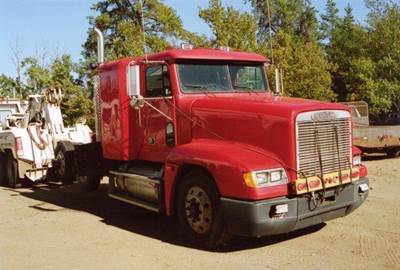 Freightliner FLD120 Salvage Truck