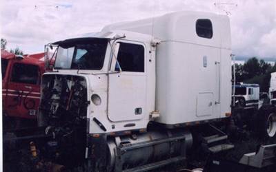 Freightliner FLD120 Salvage Truck