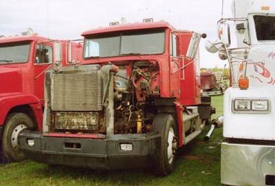 Freightliner FLD120 Salvage Truck