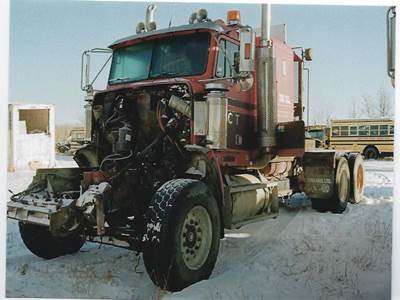 Freightliner FLD120 Classic Salvage Truck