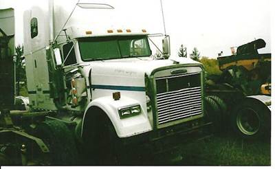 Freightliner FLD120 Classic Salvage Truck