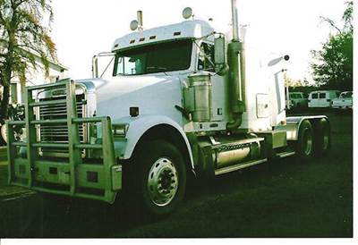 Freightliner FLD120 Classic Salvage Truck