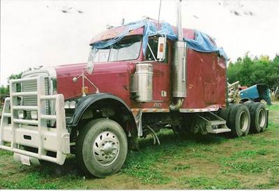 Freightliner FLD120 Classic Salvage Truck