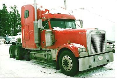 Freightliner FLD120 Classic Salvage Truck