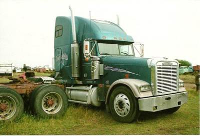 Freightliner FLD120 Classic Salvage Truck