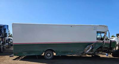 Freightliner MT55 Salvage Truck