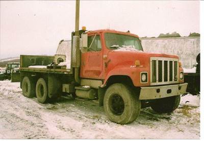 International 2000D Salvage Truck