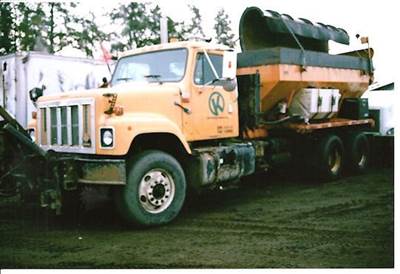 International 2574 Salvage Truck
