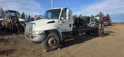 International 4200 Salvage Truck