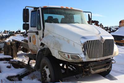 International 4300 Salvage Truck