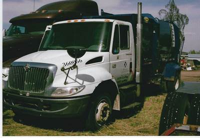 International 4300 Salvage Truck