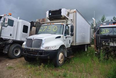 International 4300 Salvage Truck