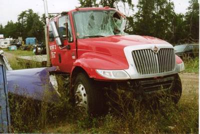 International 4300 Salvage Truck