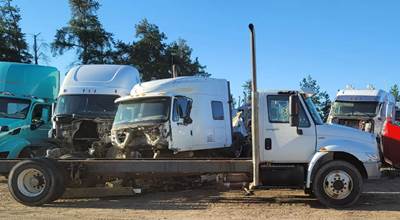 International 4300 Salvage Truck