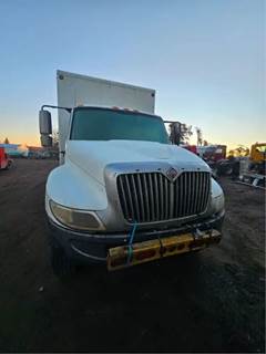 International 4300 Salvage Truck