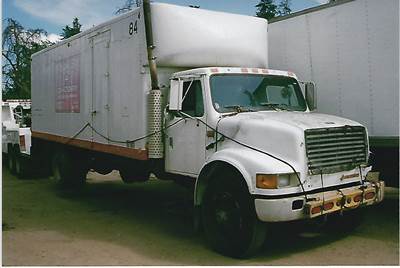 International 4700 Salvage Truck