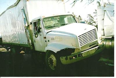 International 4700 Salvage Truck