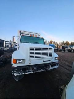 International 4700 Salvage Truck