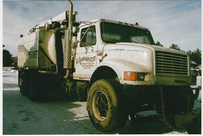 International 4900 Salvage Truck