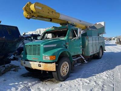 International 4900 Salvage Truck