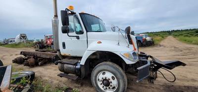 International 7500 Salvage Truck