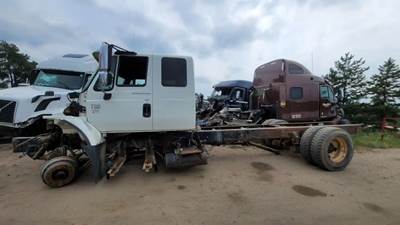 International 7500 Salvage Truck