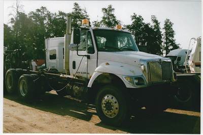 International 7500 Salvage Truck
