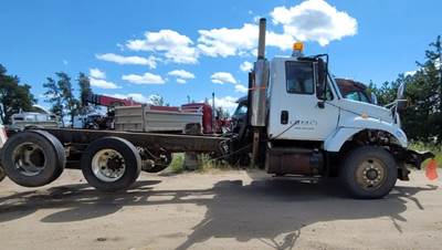 International 7500 Salvage Truck