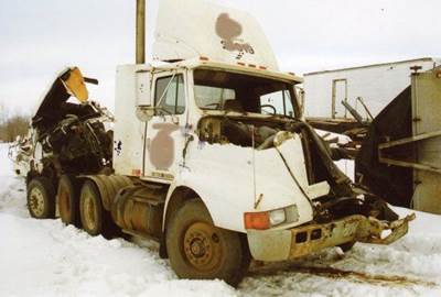 International 8200 Salvage Truck