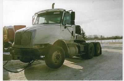 International 8600 Salvage Truck