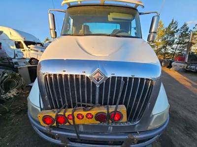 International 8600 Salvage Truck