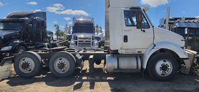 International 8600 Salvage Truck
