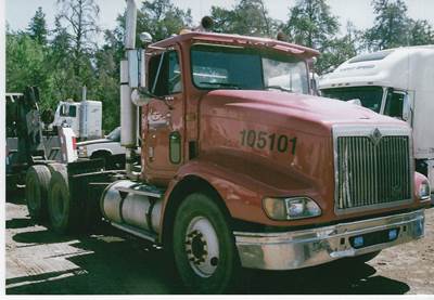 International 9200 Salvage Truck
