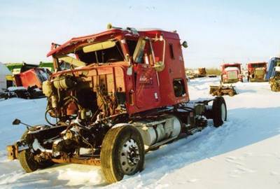 International 9200 Salvage Truck