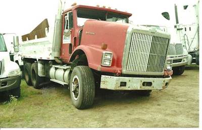 International 9300 Salvage Truck