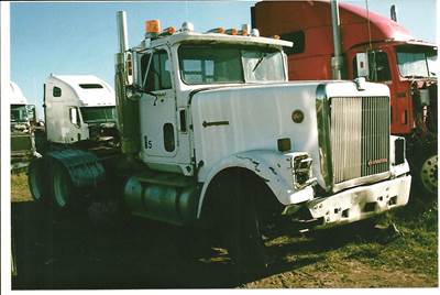 International 9300 Salvage Truck