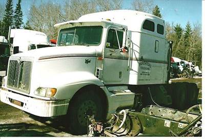 International 9400 Salvage Truck