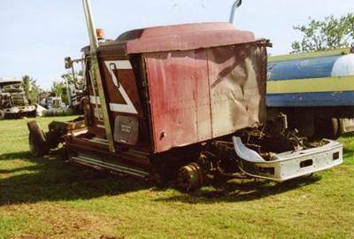 International 9400 Salvage Truck