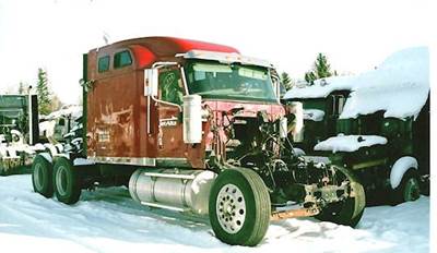 International 9400i Salvage Truck