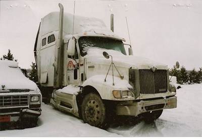 International 9400i Salvage Truck