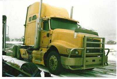 International 9400i Salvage Truck