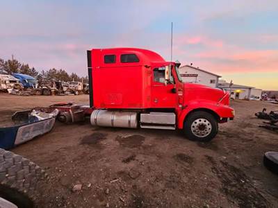 International 9400i Salvage Truck