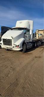 International 9400i Salvage Truck