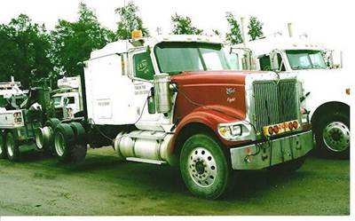 International 9900 Salvage Truck