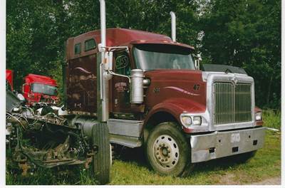 International 9900i Salvage Truck