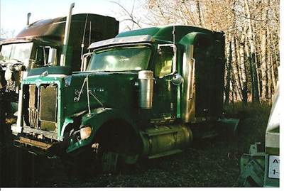 International 9900i Salvage Truck