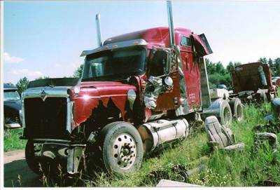 International 9900i Salvage Truck