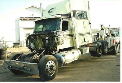 International 9900i Salvage Truck
