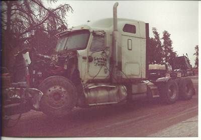International 9900i Salvage Truck